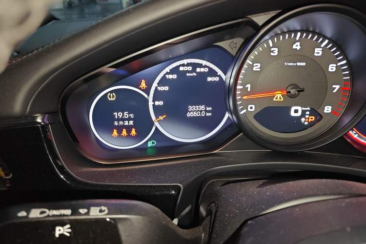 Used Porsche Panamera 2023 Facelifted Panamera 2.9T Platinum Edition Odometer Close Up