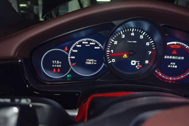 Used Porsche Panamera 2023 Facelifted Panamera 2.9T Platinum Edition Odometer Close Up