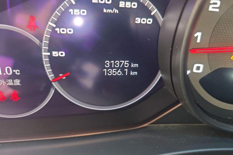 Used Porsche Panamera 2023 Panamera 2.9T Odometer Close Up