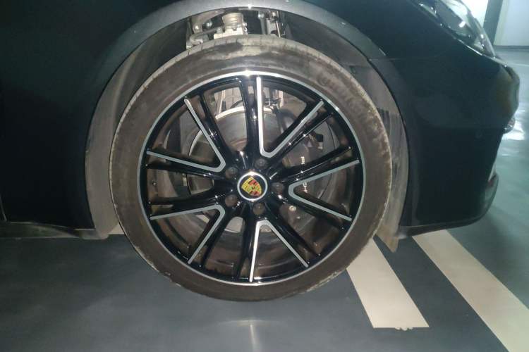 Used Porsche Panamera 2023 Panamera 2.9T Right Front Wheel Hub