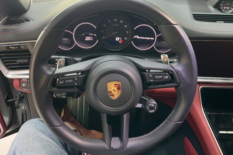Used Porsche Panamera 2023 Facelifted Panamera 2.9T Platinum Edition Steering Wheel
