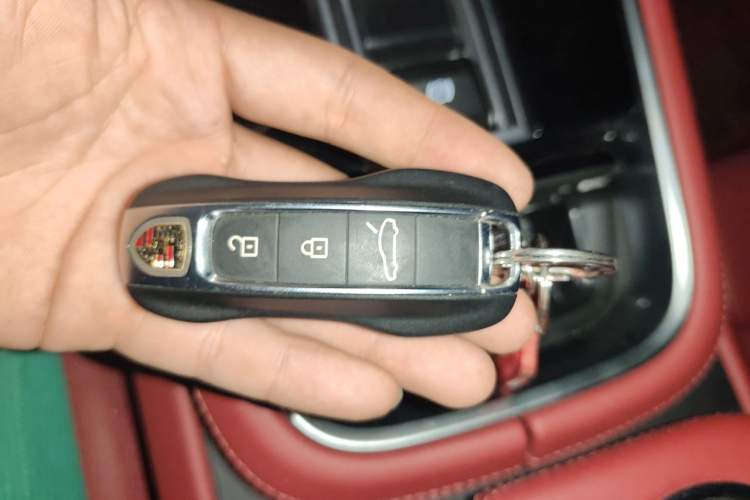 Used Porsche Panamera 2023-Year Restyled Panamera Executive Extended Platinum Edition 2.9T Vehicle Key