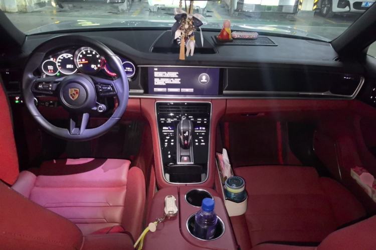 Used Porsche Panamera 2023 Facelifted Panamera 2.9T Platinum Edition Center Console