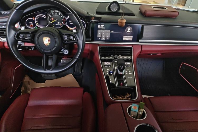 Used Porsche Panamera 2023 Panamera 4 E-Hybrid Platinum Edition 2.9T Center Console