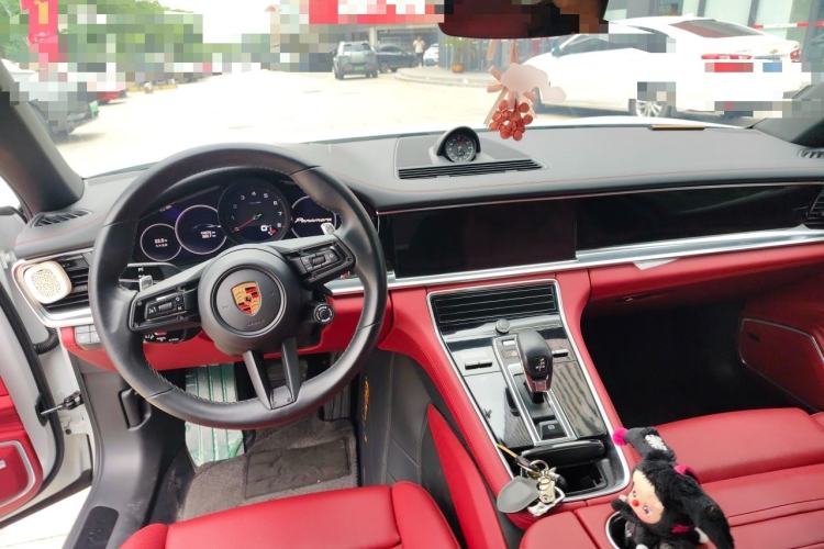 Used Porsche Panamera 2023-Year Restyled Panamera Executive Extended Platinum Edition 2.9T Center Console