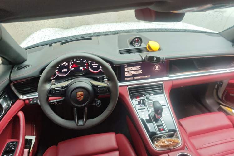 Used Porsche Panamera 2023 Facelifted Panamera 2.9T Platinum Edition Center Console