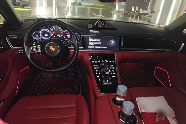 Used Porsche Panamera 2023 Facelifted Panamera 2.9T Platinum Edition Center Console