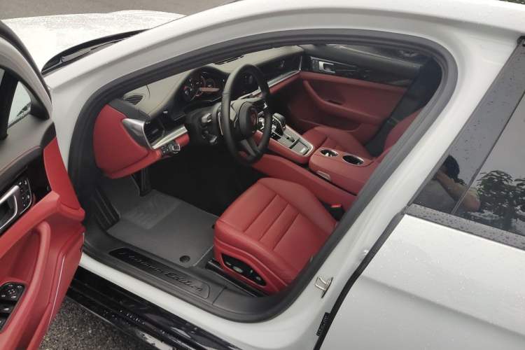 Used Porsche Panamera 2023-Year Restyled Panamera Executive Extended Platinum Edition 2.9T Driver Seat