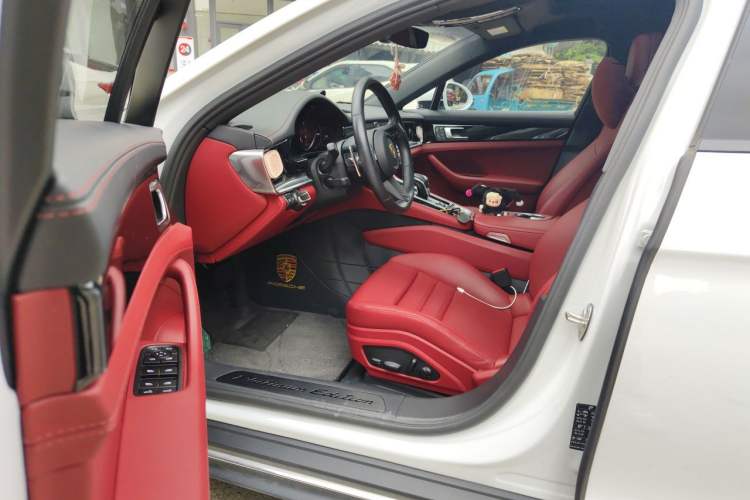 Used Porsche Panamera 2023-Year Restyled Panamera Executive Extended Platinum Edition 2.9T Driver Seat
