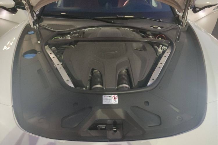 Used Porsche Panamera 2023-Year Restyled Panamera Executive Extended Platinum Edition 2.9T Engine Bay