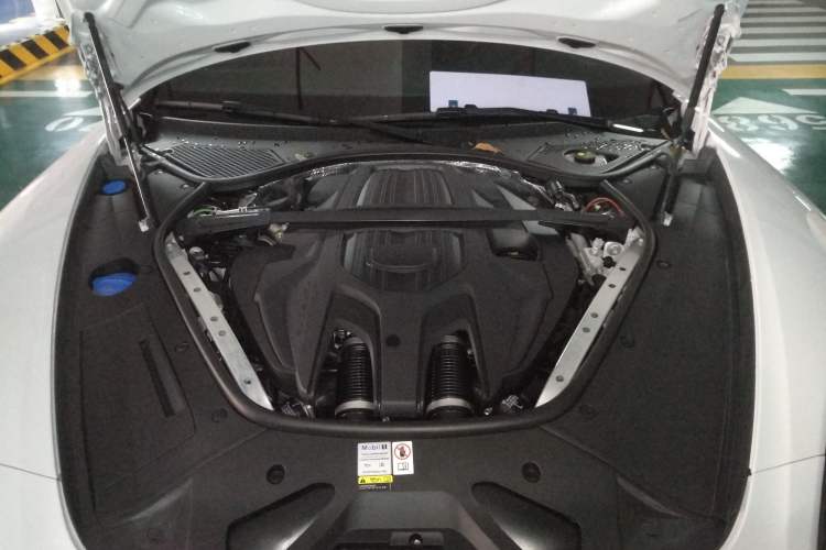 Used Porsche Panamera 2023 Facelifted Panamera 2.9T Platinum Edition Engine Bay