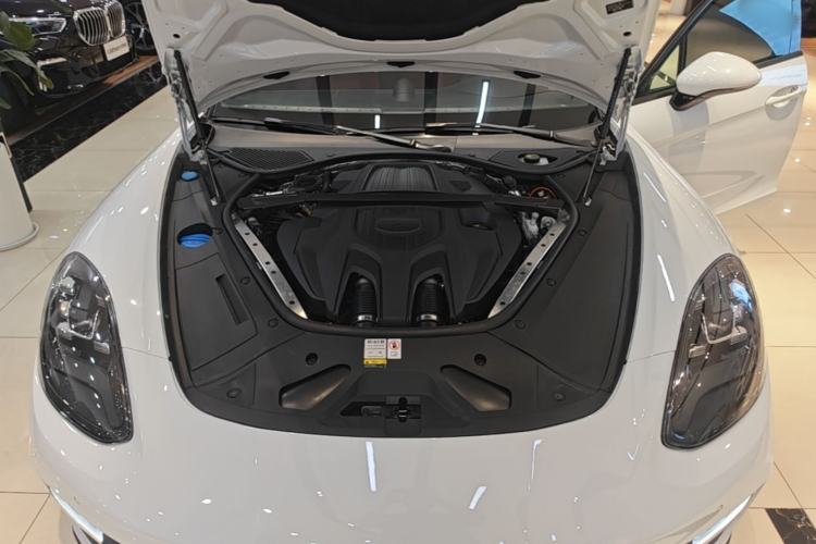 Used Porsche Panamera 2023 Panamera 2.9T Engine Bay