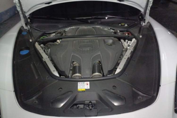 Used Porsche Panamera 2023-Year Restyled Panamera Executive Extended Platinum Edition 2.9T Engine Bay