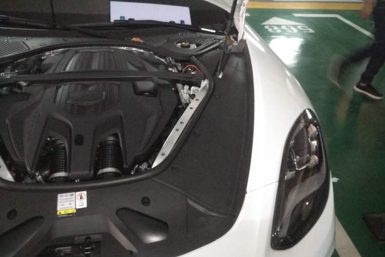 Used Porsche Panamera 2023 Facelifted Panamera 2.9T Platinum Edition Engine Bay Left