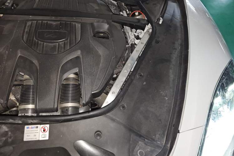Used Porsche Panamera 2023 Facelifted Panamera 2.9T Platinum Edition Engine Bay Left