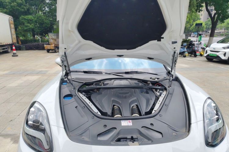 Used Porsche Panamera 2023-Year Restyled Panamera Executive Extended Platinum Edition 2.9T Engine Bay