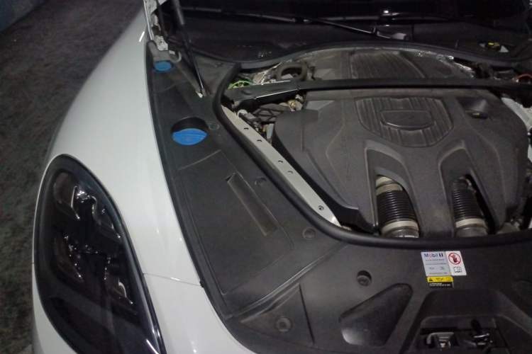 Used Porsche Panamera 2023-Year Restyled Panamera Executive Extended Platinum Edition 2.9T Engine Bay Right