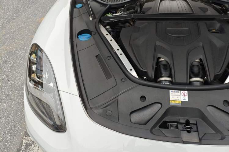 Used Porsche Panamera 2023 Facelifted Panamera 2.9T Platinum Edition Engine Bay Right