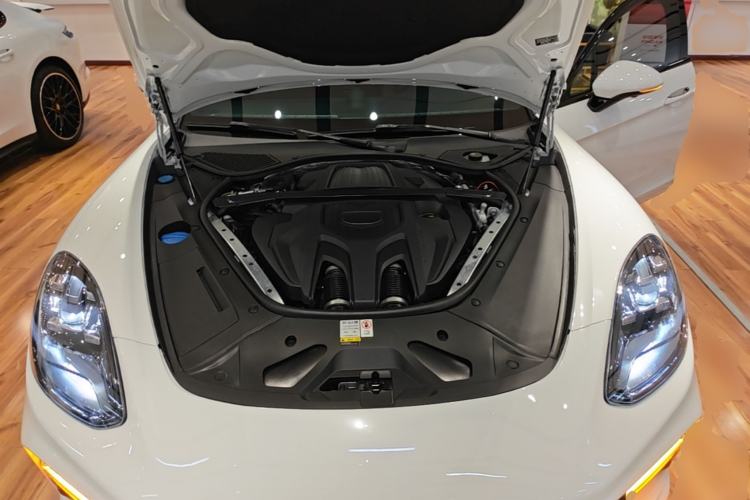 Used Porsche Panamera 2023 Panamera 2.9T Engine Bay