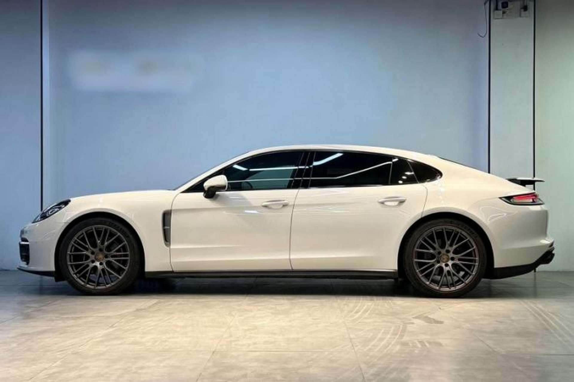 Used Porsche Panamera 2023 Facelifted Panamera 2.9T Platinum Edition Exterior 2