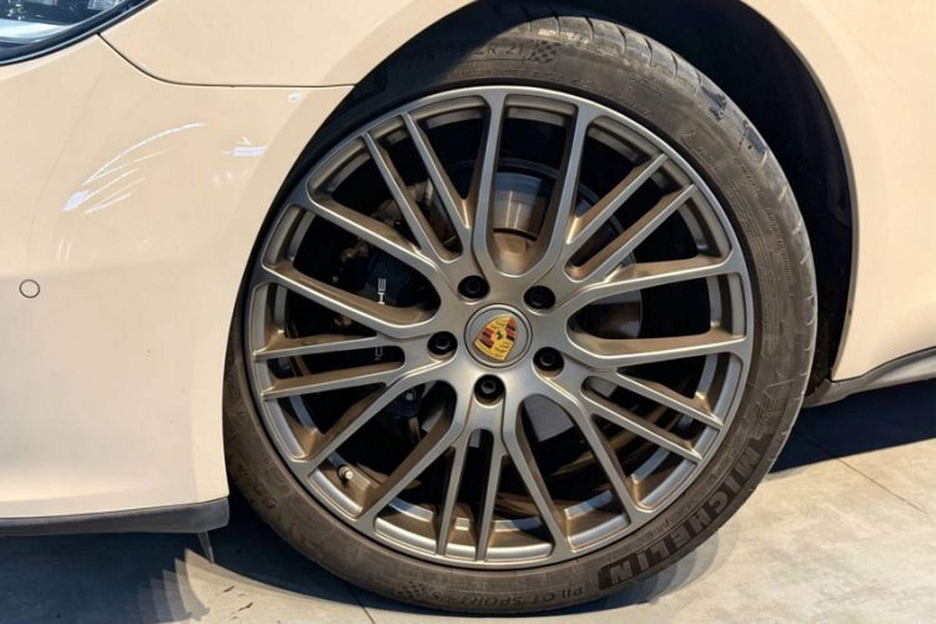 Used Porsche Panamera 2023 Facelifted Panamera 2.9T Platinum Edition Exterior 4