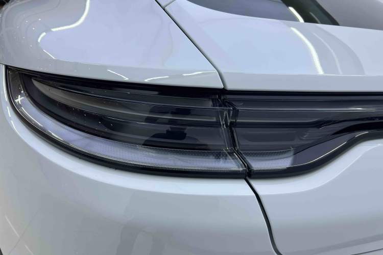 Used Porsche Panamera 2023 Panamera 4 Executive Extended Platinum Edition 2.9T Exterior 6