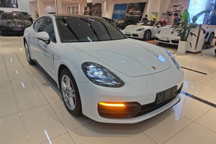 Used Porsche Panamera 2023 Panamera 2.9T Front Right 45 Deg