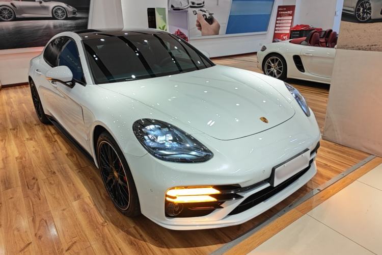 Used Porsche Panamera 2023 Panamera 2.9T Front Right 45 Deg