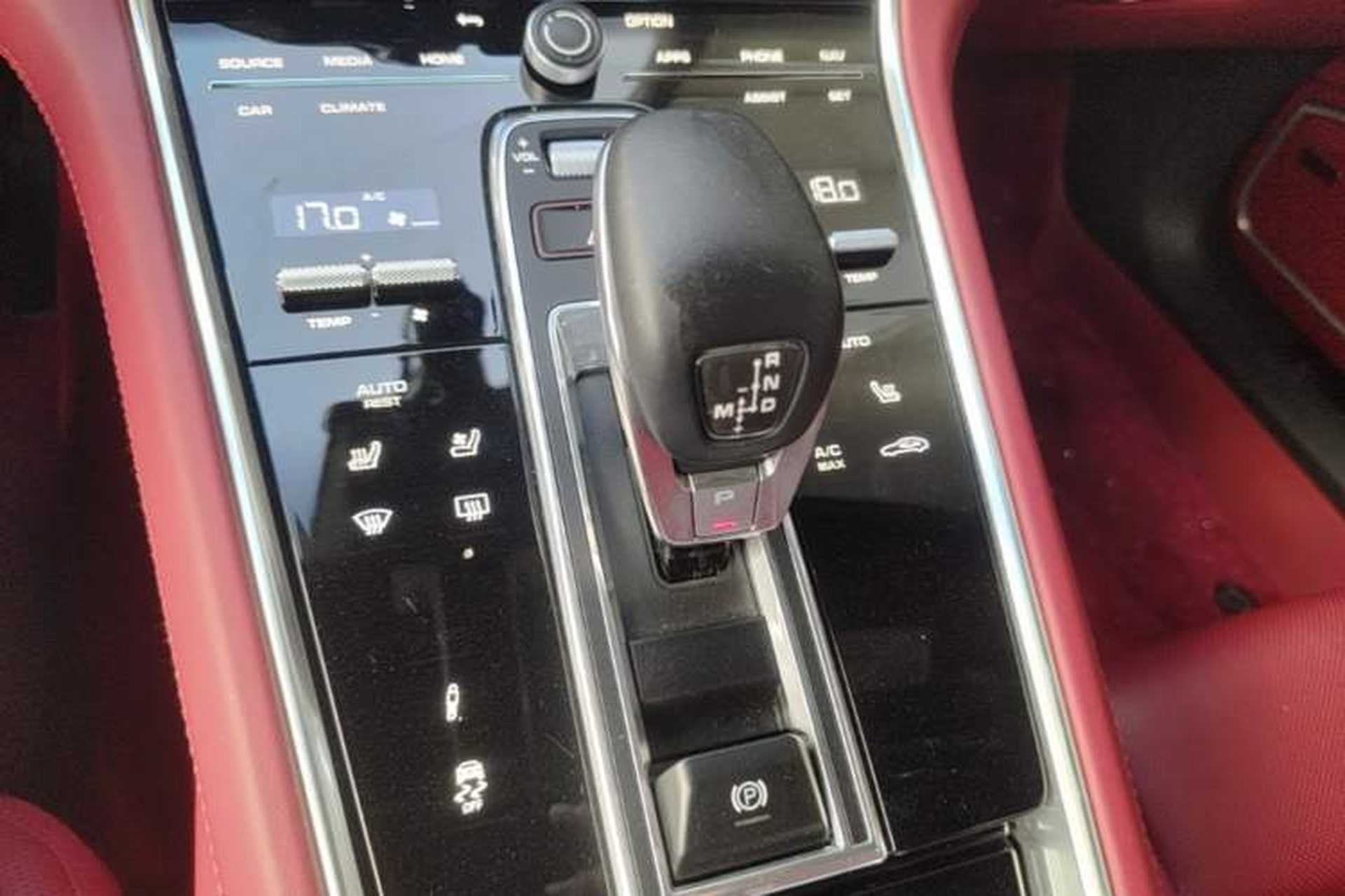 Used Porsche Panamera 2023 Facelifted Panamera 2.9T Platinum Edition Gear Lever
