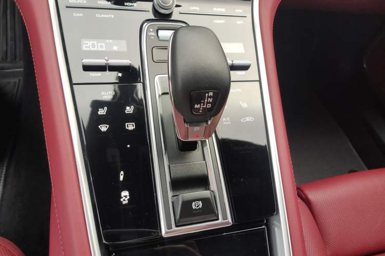 Used Porsche Panamera 2023-Year Restyled Panamera Executive Extended Platinum Edition 2.9T Gear Lever