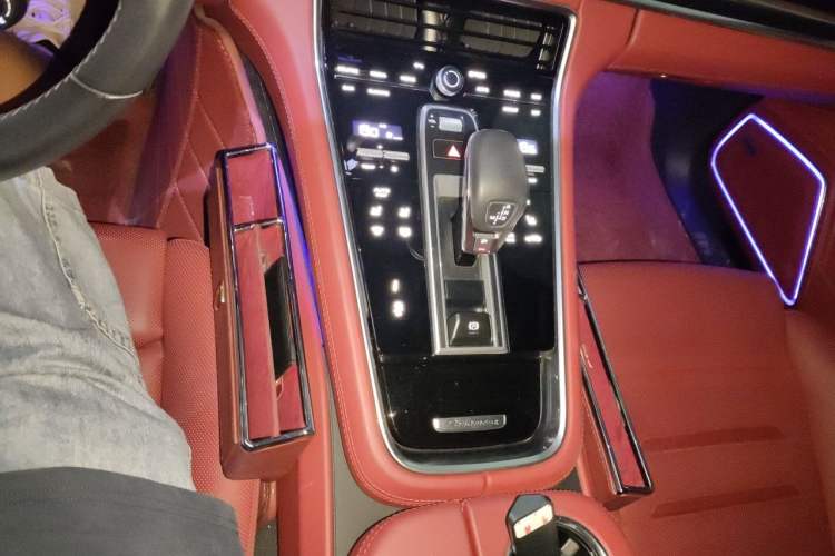Used Porsche Panamera 2023 Panamera 2.9T Platinum Edition Gear Lever