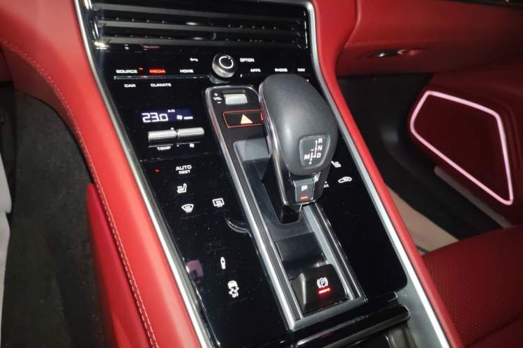 Used Porsche Panamera 2023 Panamera Executive Long Wheelbase 2.9T Gear Lever