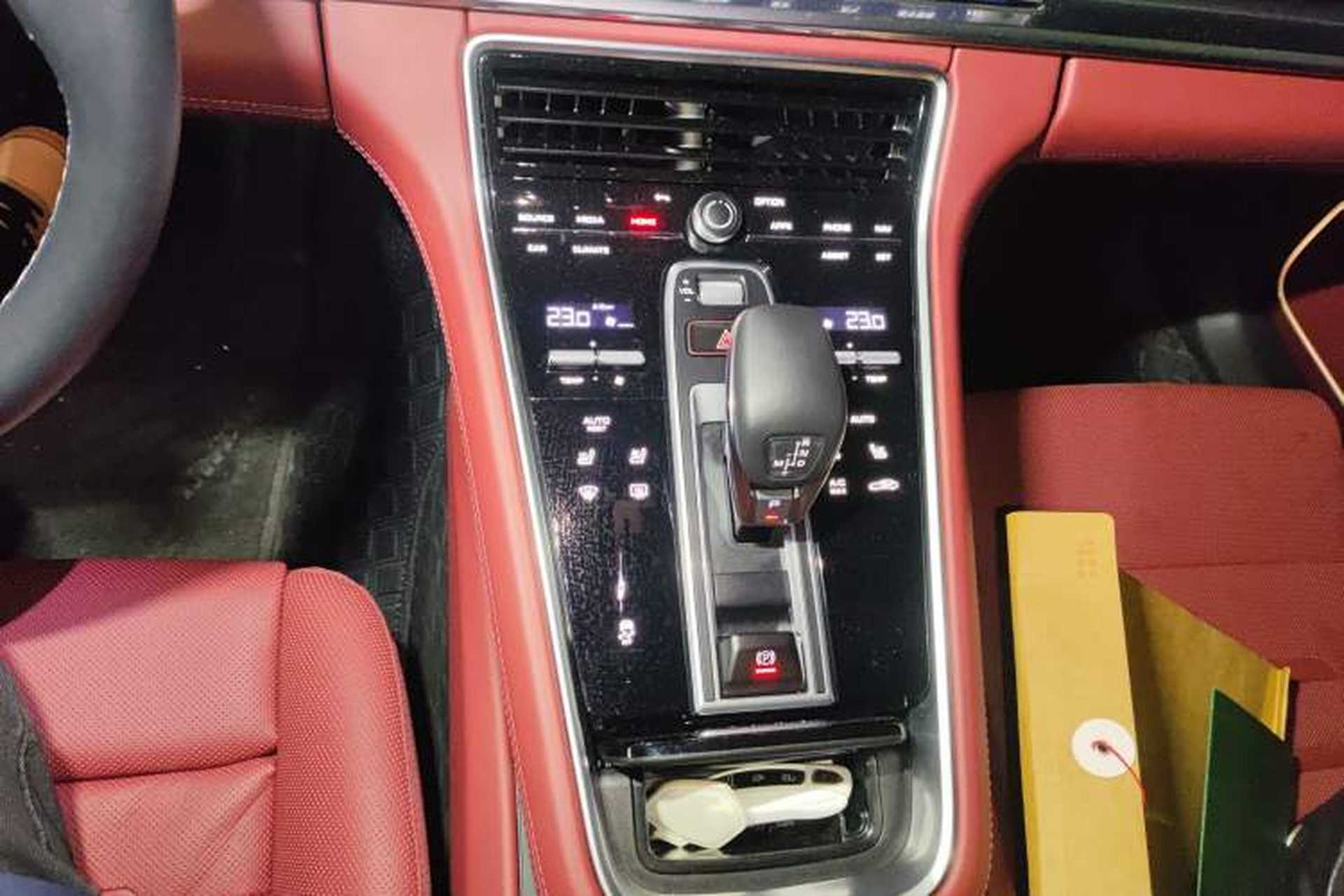 Used Porsche Panamera 2023 Facelifted Panamera 2.9T Platinum Edition Gear Lever