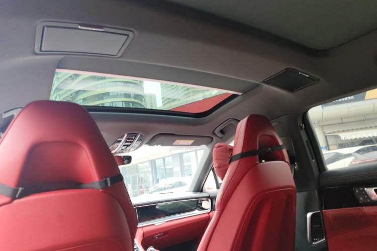 Used Porsche Panamera 2023-Year Restyled Panamera Executive Extended Platinum Edition 2.9T Headliner