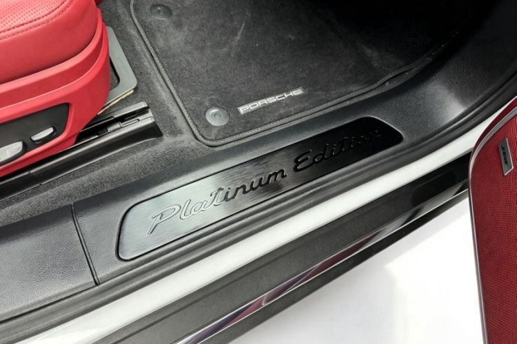 Used Porsche Panamera 2023-Year Restyled Panamera Executive Extended Platinum Edition 2.9T Interior 1