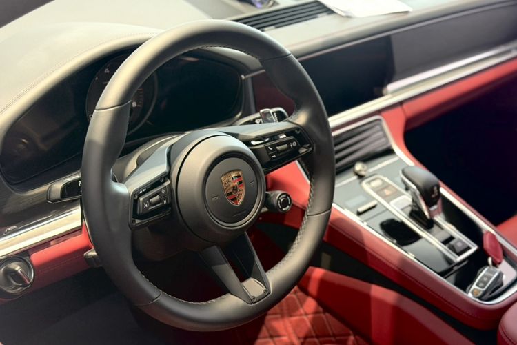 Used Porsche Panamera 2023 Panamera 2.9T Platinum Edition Interior 1