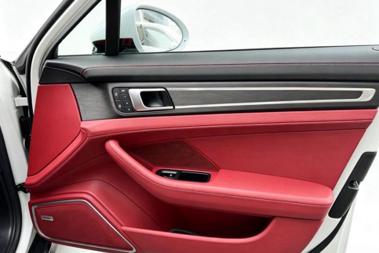 Used Porsche Panamera 2023-Year Restyled Panamera Executive Extended Platinum Edition 2.9T Interior 10