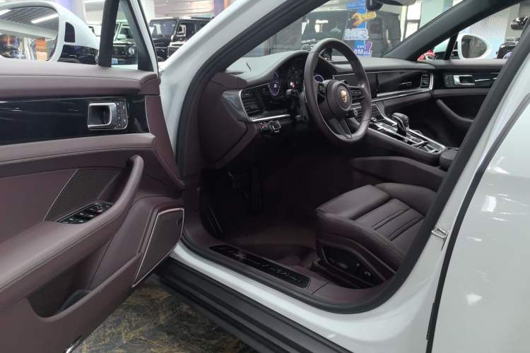 Used Porsche Panamera 2023 Facelifted Panamera 2.9T Platinum Edition Interior 2