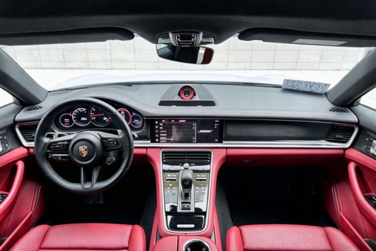 Used Porsche Panamera 2023-Year Restyled Panamera Executive Extended Platinum Edition 2.9T Interior 2