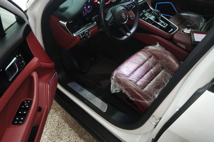 Used Porsche Panamera 2023 Panamera 2.9T Interior 3