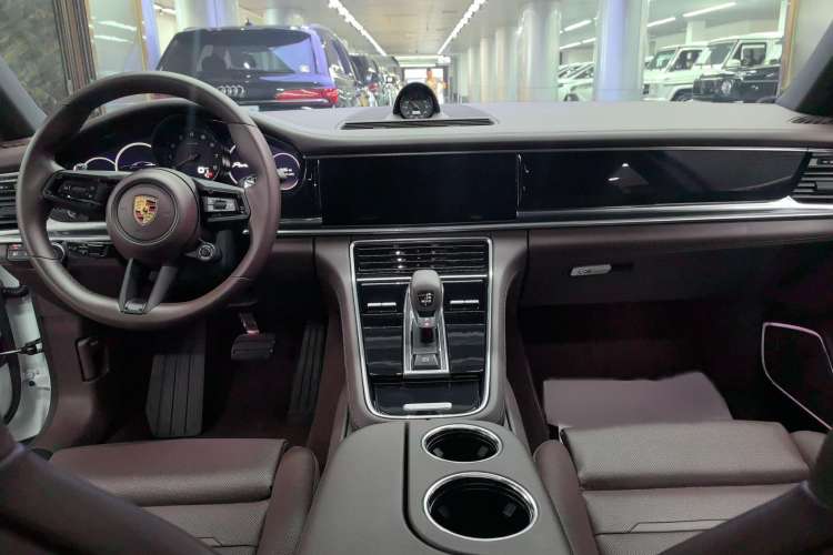 Used Porsche Panamera 2023 Facelifted Panamera 2.9T Platinum Edition Interior 3