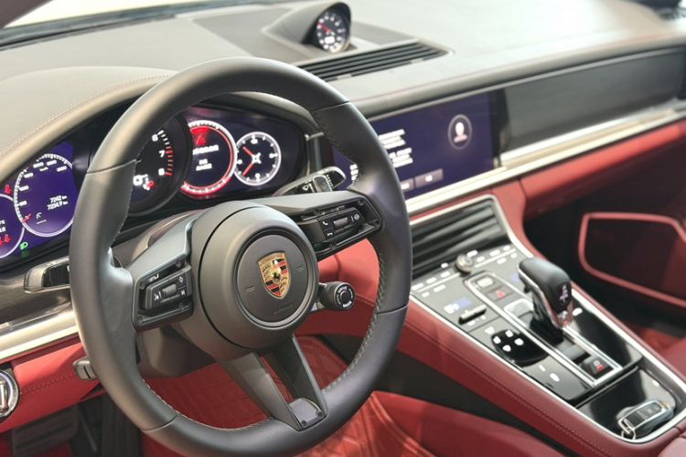 Used Porsche Panamera 2023 Facelifted Panamera 2.9T Platinum Edition Interior 3