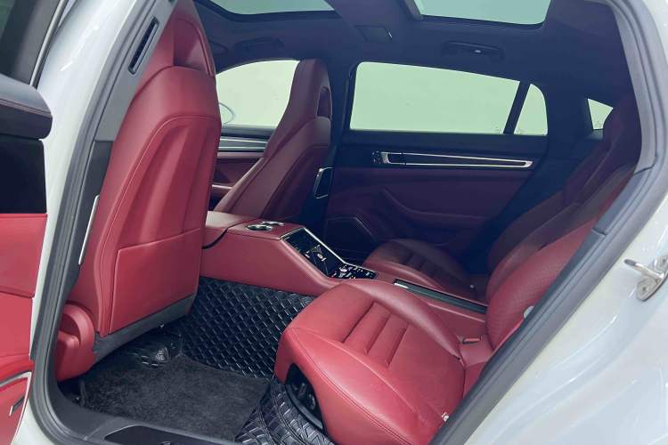 Used Porsche Panamera 2023 Panamera 4 Executive Extended Platinum Edition 2.9T Interior 5