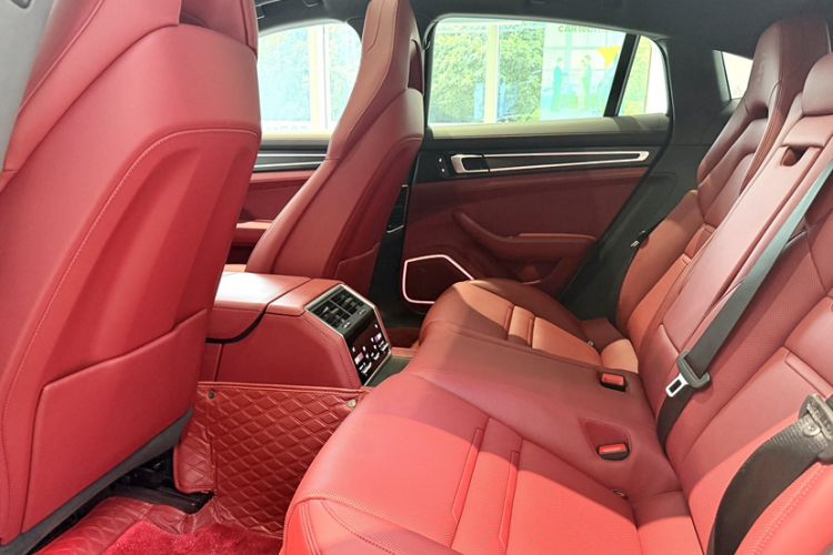Used Porsche Panamera 2023 Facelifted Panamera 2.9T Platinum Edition Interior 6