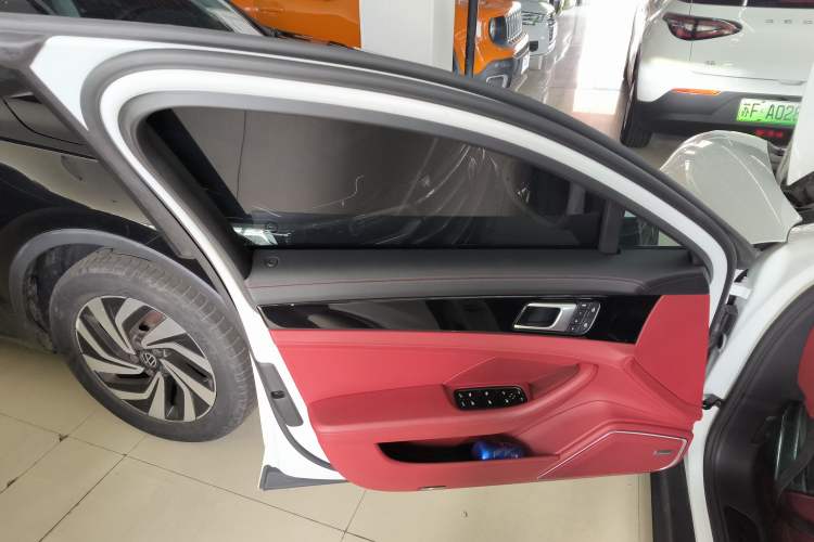 Used Porsche Panamera 2023 Panamera 2.9T Platinum Edition Interior 7