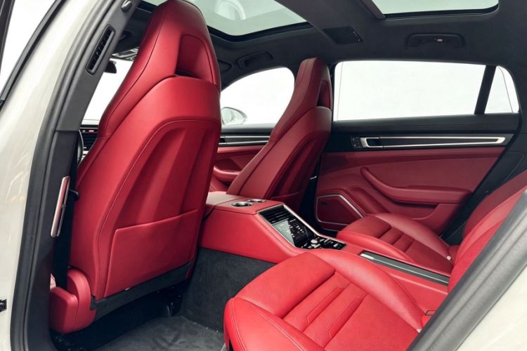 Used Porsche Panamera 2023-Year Restyled Panamera Executive Extended Platinum Edition 2.9T Interior 7