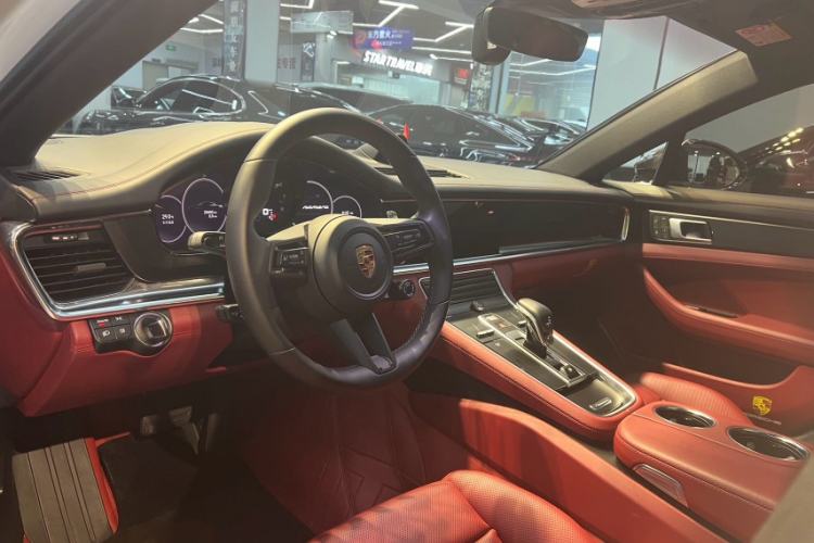 Used Porsche Panamera 2023 Facelifted Panamera 2.9T Platinum Edition Interior 7