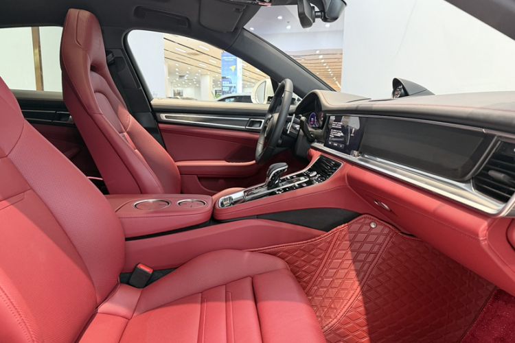 Used Porsche Panamera 2023 Facelifted Panamera 2.9T Platinum Edition Interior 7