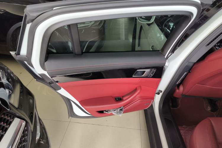 Used Porsche Panamera 2023 Panamera 2.9T Platinum Edition Interior 8