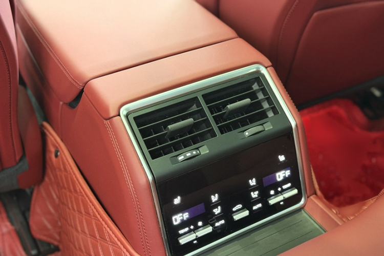 Used Porsche Panamera 2023 Facelifted Panamera 2.9T Platinum Edition Interior 8